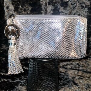 Michael Kors pouch